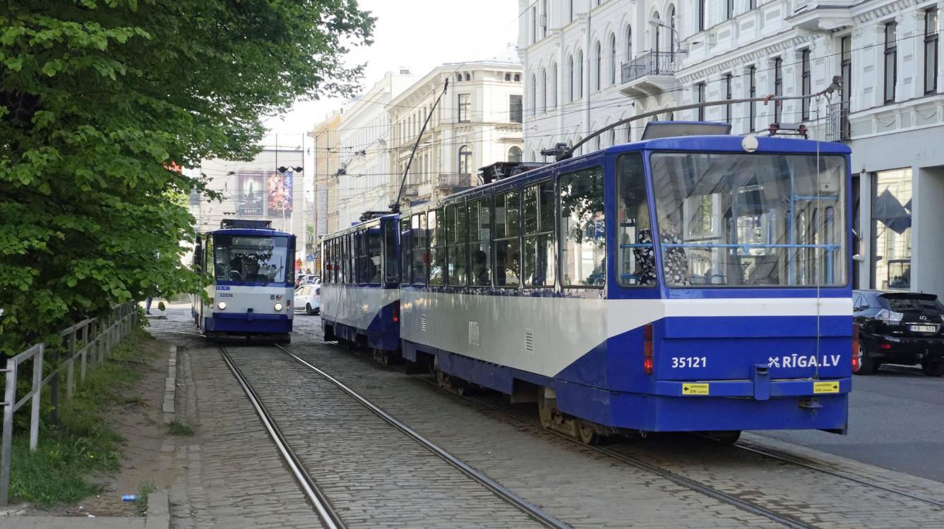 Riga : Tramway  CKD Tatra type T6B5  N0 35121 de 1988