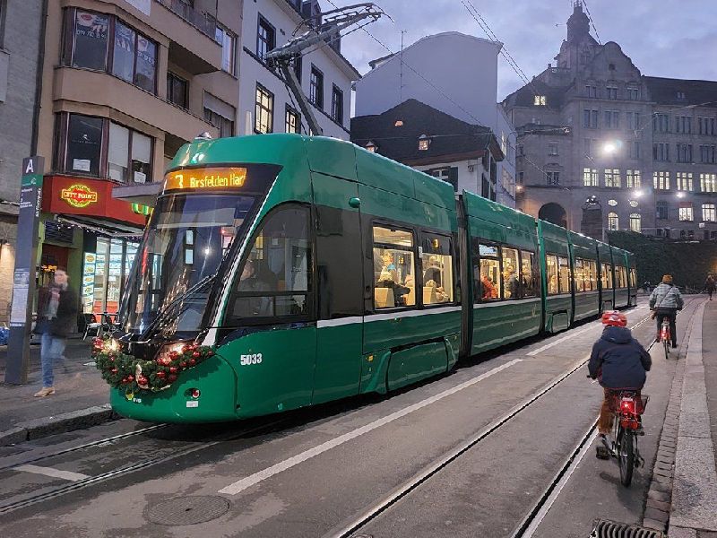 Rame Bombardier Flexity 2 bien décorée!