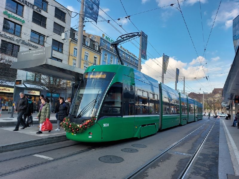 Rame Bombardier Flexity 2 bien décorée!