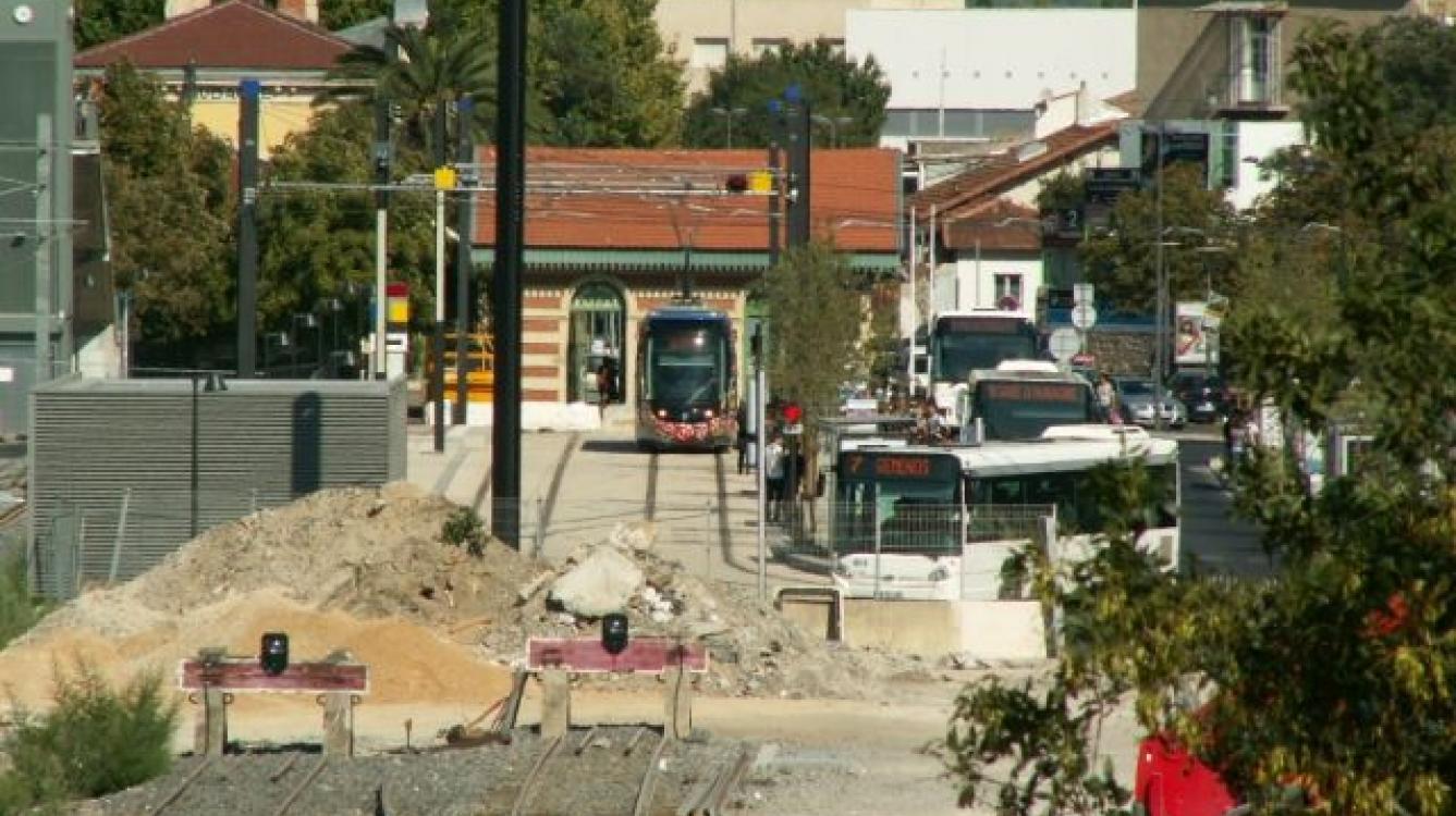 Tramway d'Aubagne station gare