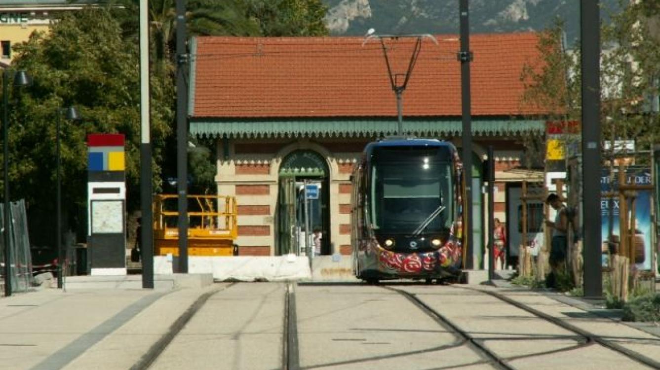 Tramway d'Aubagne station gare