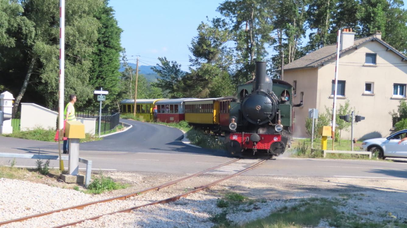 Tence - Passage à Niveau des Salettes