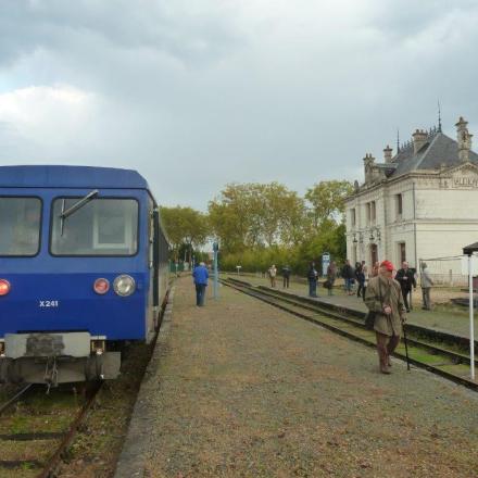 X 241 en gare de Valençay