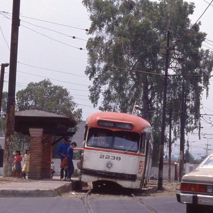 PCC 2238 (série 2102 à 2286), en avril 1984. Elle vient d'une commande de PCC d'occasion de Détroit, construction Saint Louis avec bogies B2