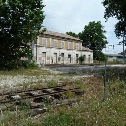 Vestiges de la gare de Tournon