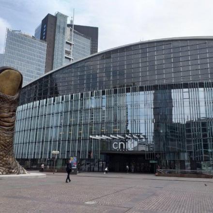 Le CNIT et le doigt de Cesar à la Défense