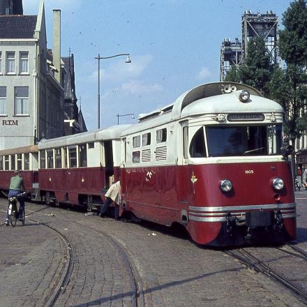 RTM : diesel électrique de 1952 au départ de Rotterdam