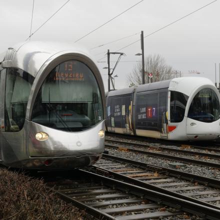 01-02-2021: Lyon inauguration de la ligne T7 côtoie la ligne T3 à La Soie