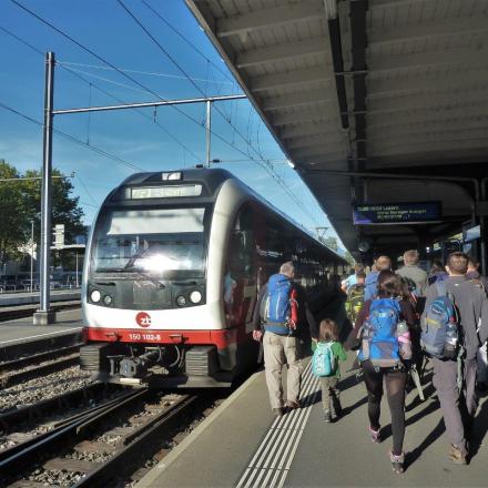 Interlaken-Ost Rame Stadler ZB pour Lucerne