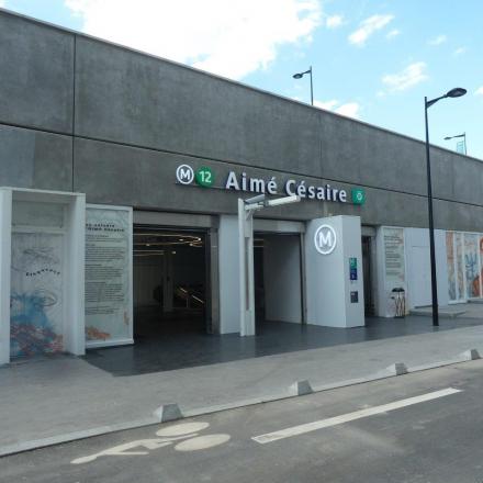 Aubervilliers : Accès principal de la station Aimé Césaire