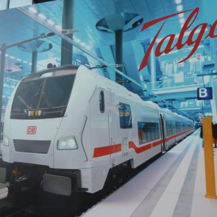 Rame TALGO 230 réversible pour la DB Vue constructeur