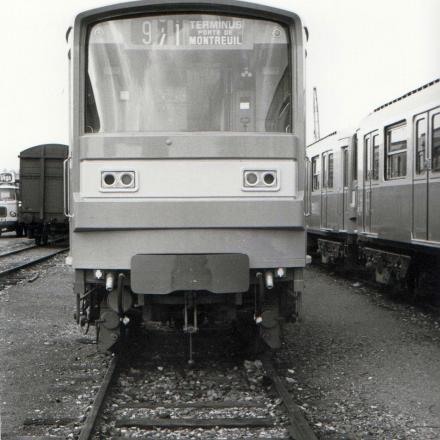 La remorque avec cabine de conduite S 9105 (MF 67D)