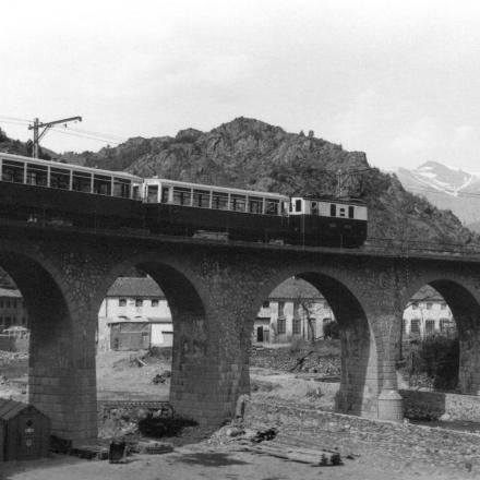 Un train au départ de Nuria