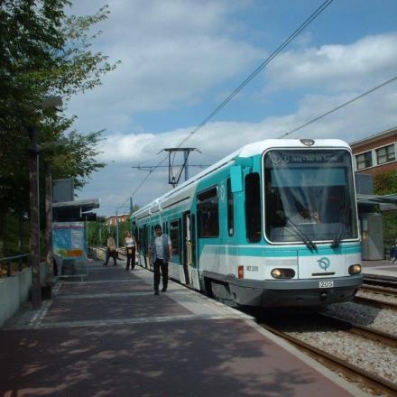 Ligne T2 Ile-de-France - Rame TFS sur l'ancienne ligne Puteau - Issy
