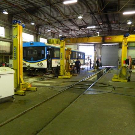 Autorail CFD X303 à l'atelier