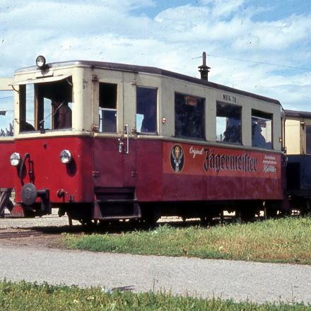 Autorail T8