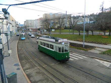 La motrice J74 circule pour les 140 des trams de St Etienne