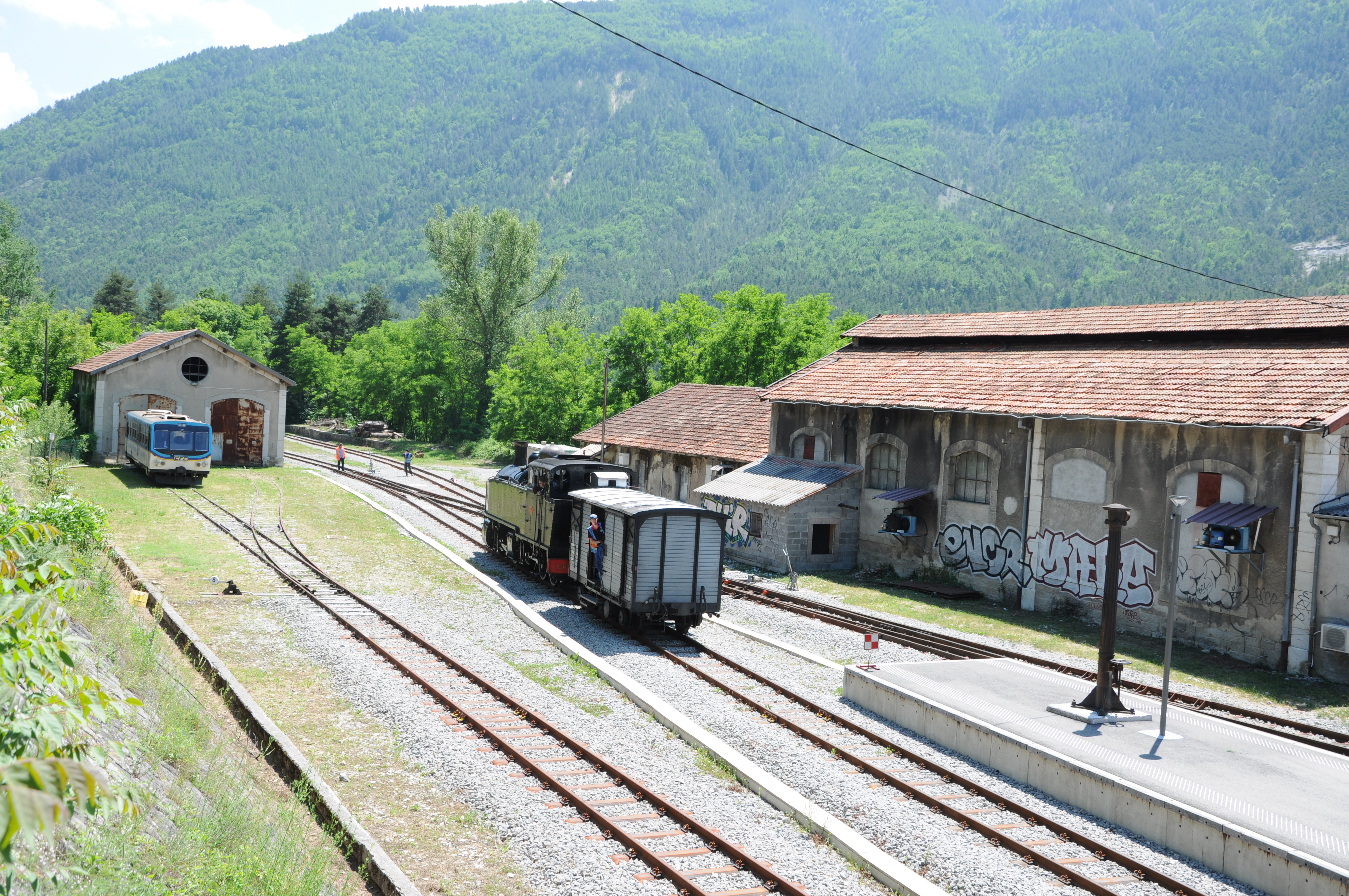 L'X307 (de l'aller-retour Nice Annot) et la manœuvre du Train à Vapeur (13.06.2021) - André Bondil